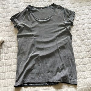 Lululemon workout top
